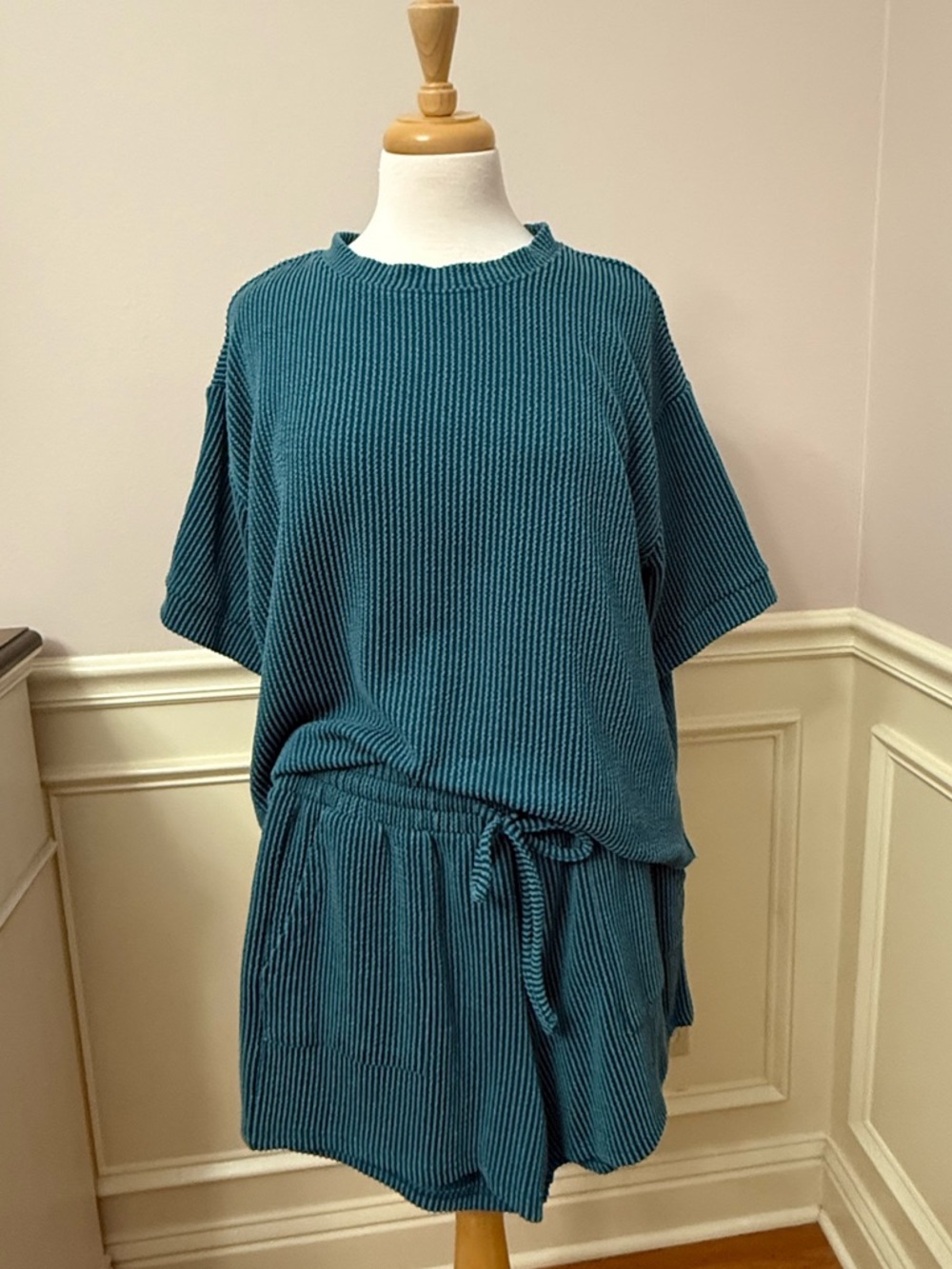 Zenana Outfitters Striped Teal and Light Teal Ribbed Top and shorts
